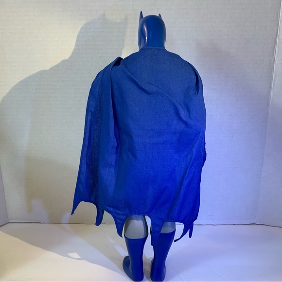 Batman 1988 DC Comics Action Figure Black Gray Yellow & Blue 15 inches tall - Picture 4 of 16